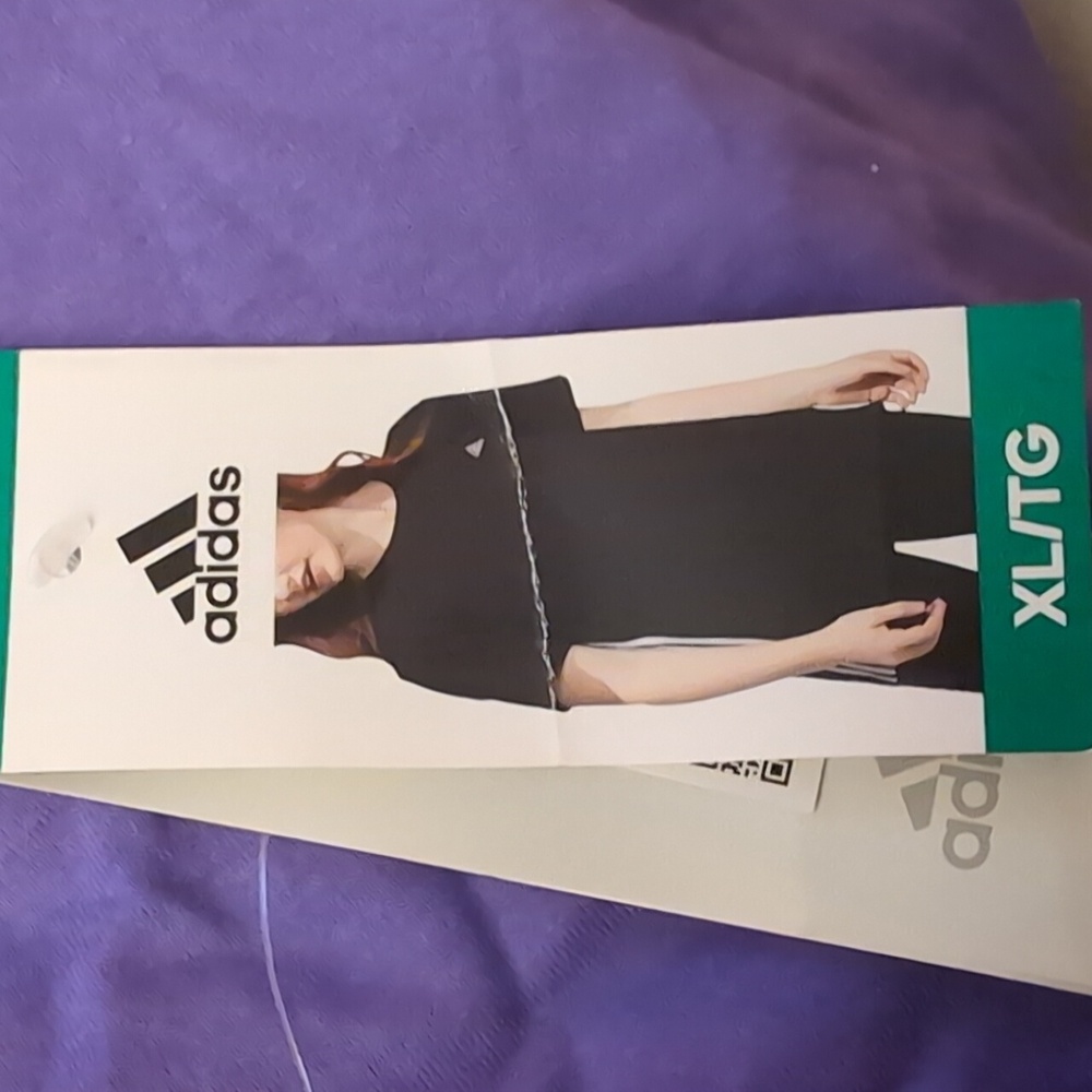 XL: 💜Adidas short sleeve activewear t-shirt